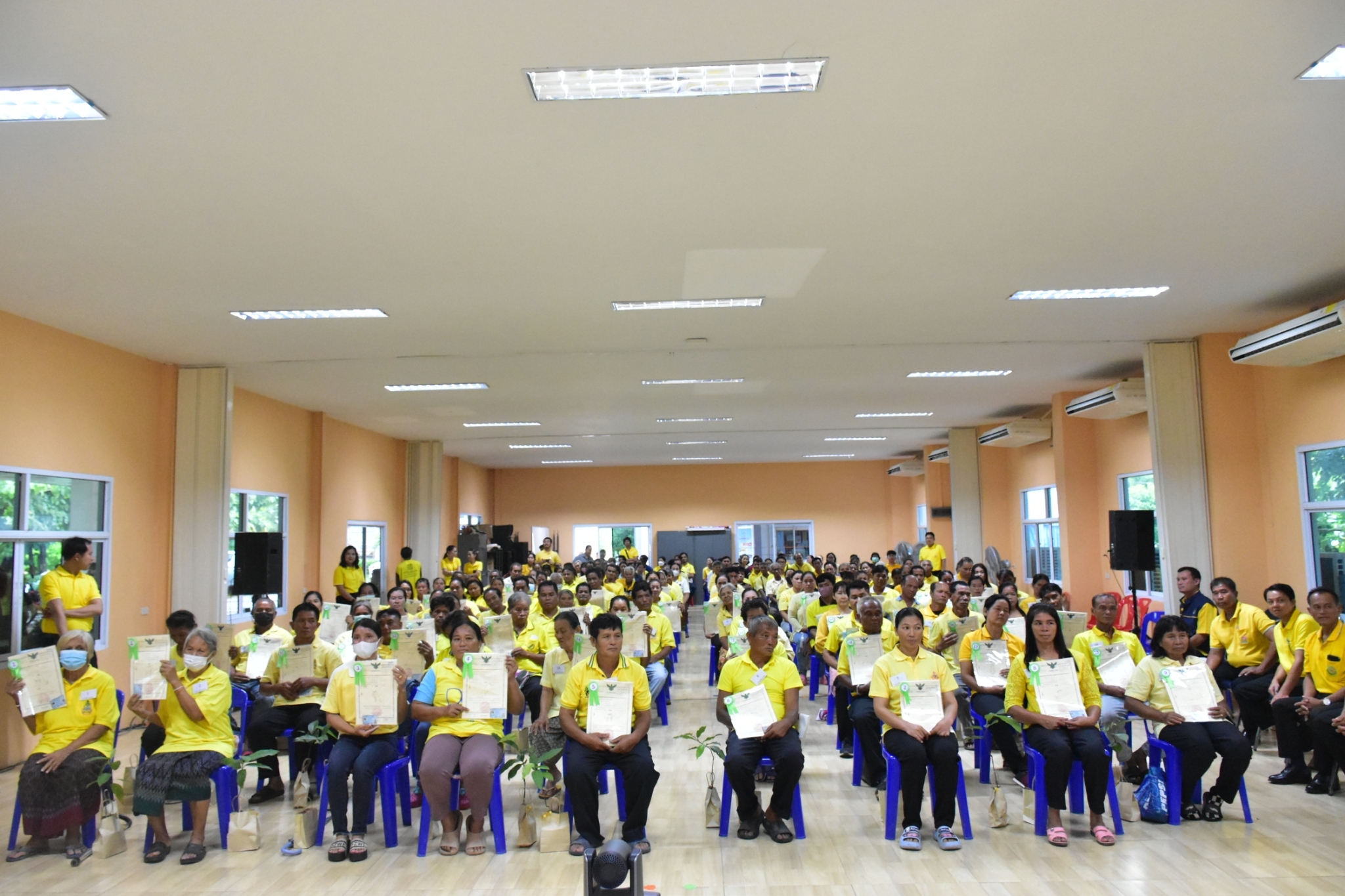 title - วันที่ 15 กรกฎาคม 2567 ร้อยเอกธรรมนัส พรหมเผ่า รัฐมนตรีว่าการกระทรวงเกษตรและสหกรณ์ เปิดงานโครงการมอบโฉนดเพื่อการเกษตร 72,000 ฉบับ เฉลิมพระเกียรติพระบาทสมเด็จพระเจ้าอยู่หัว เนื่องในโอกาสพระราชพิธีมหามงคลเฉลิมพระชนมพรรษา 6 รอบ 28 กรกฎาคม 2567